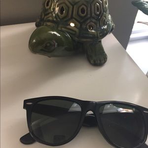 Authentic Vintage Ray-Ban Wayfarer!